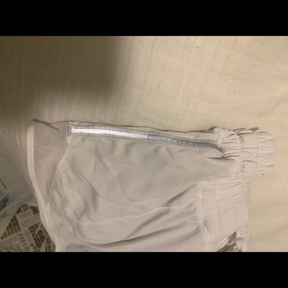 White lululemon shorts with draw string - Picture 2 of 4
